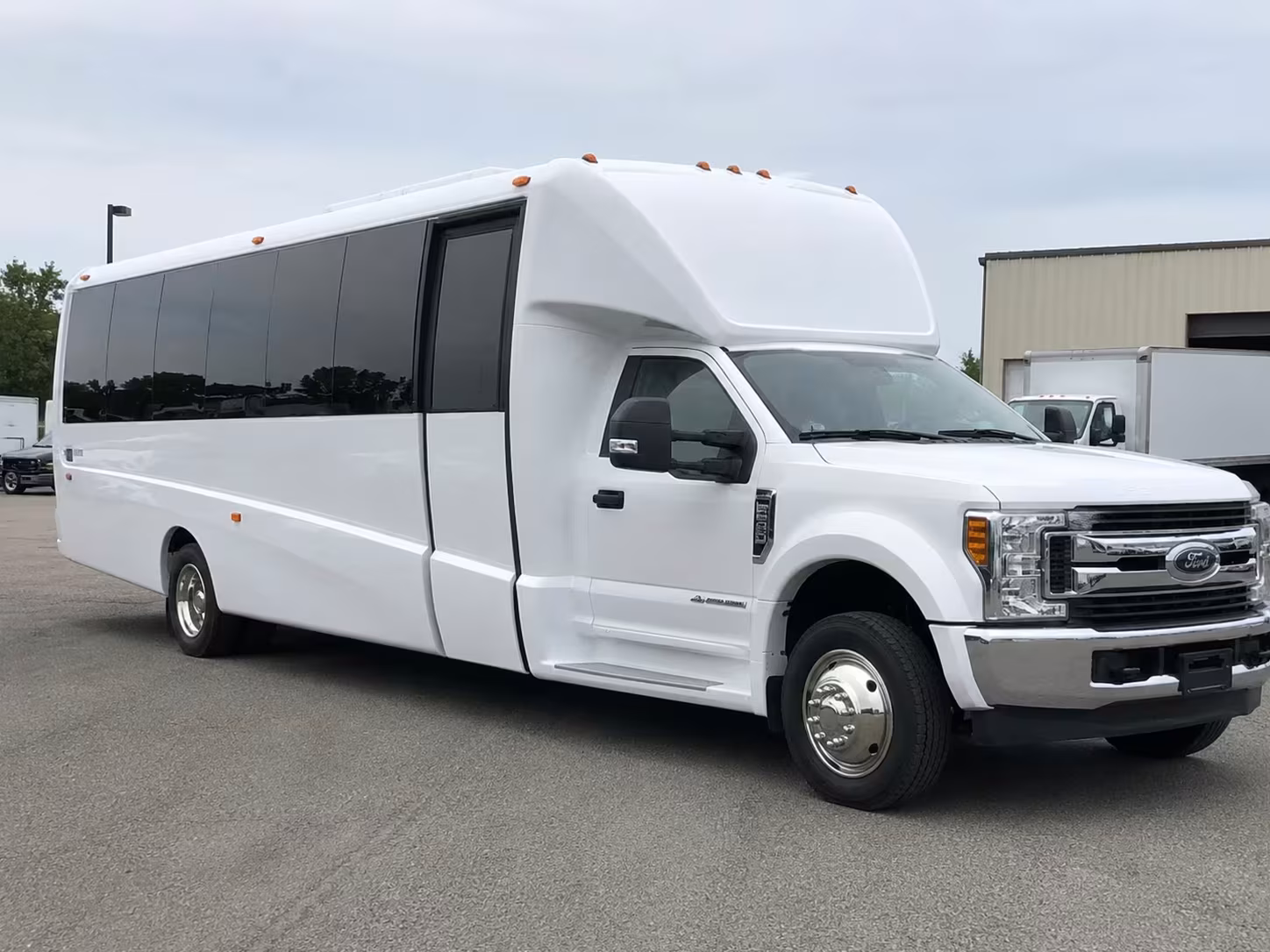 worksite minibus rentals for chico construction teams